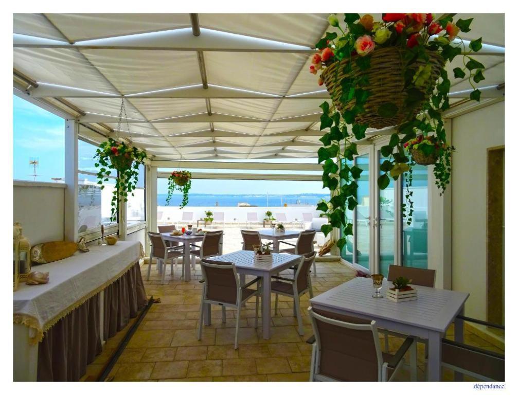 Faro Bianco Gallipoli - Suites & Apartments Extérieur photo
