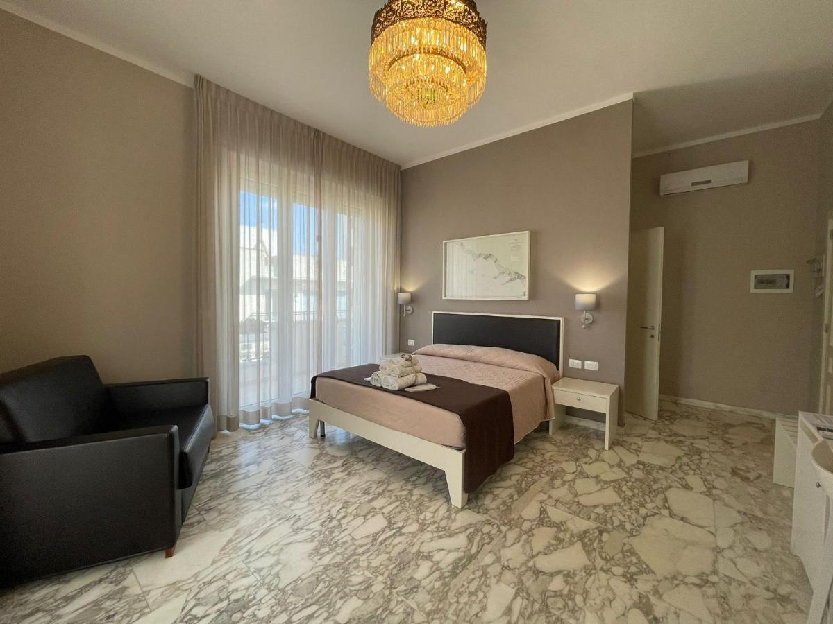Faro Bianco Gallipoli - Suites & Apartments Extérieur photo