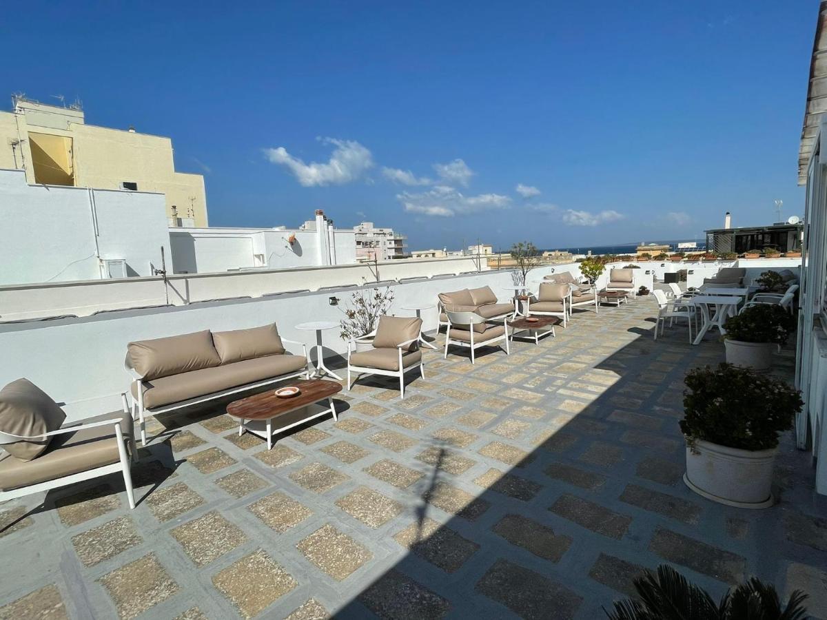 Faro Bianco Gallipoli - Suites & Apartments Extérieur photo
