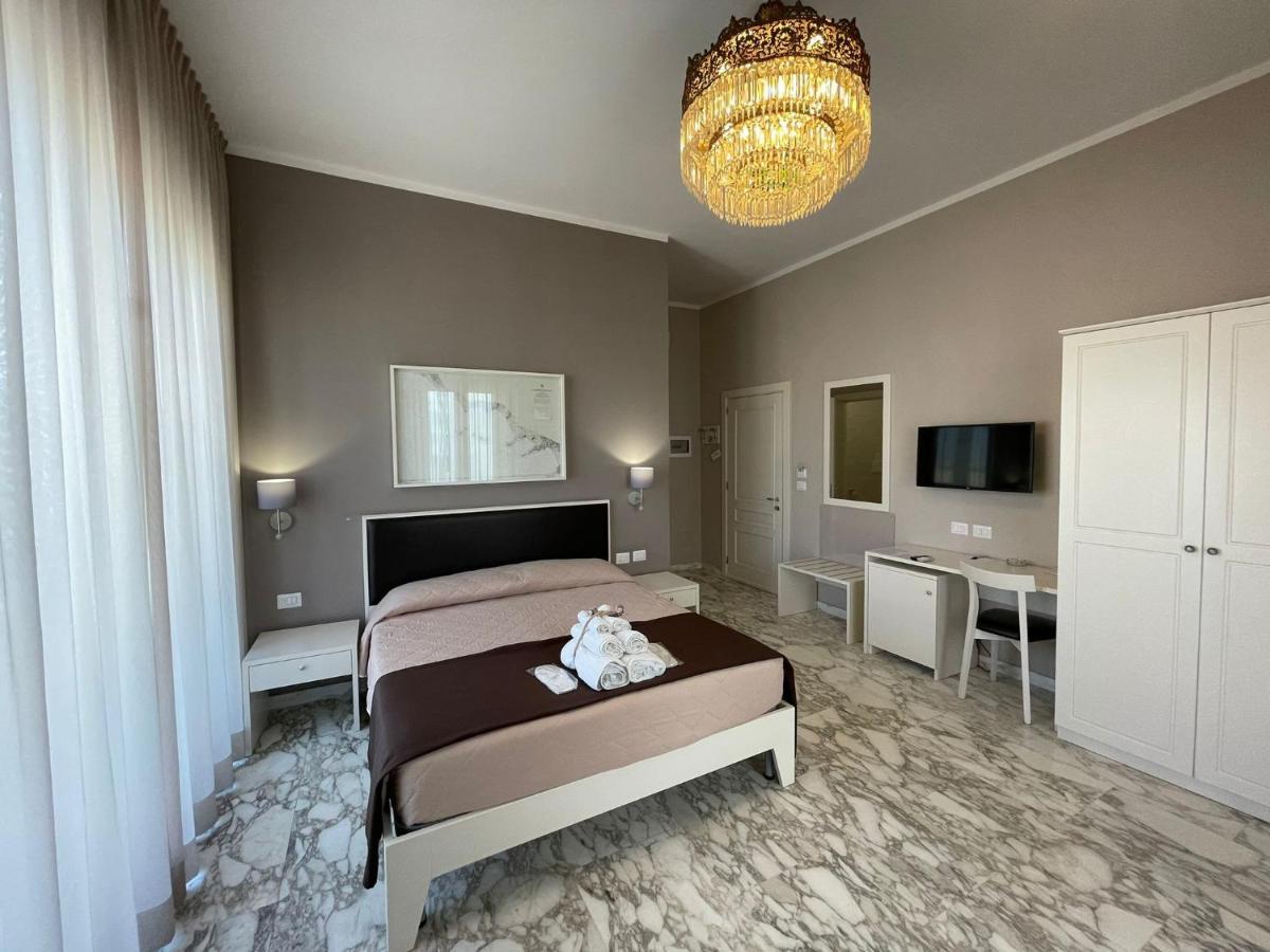 Faro Bianco Gallipoli - Suites & Apartments Extérieur photo